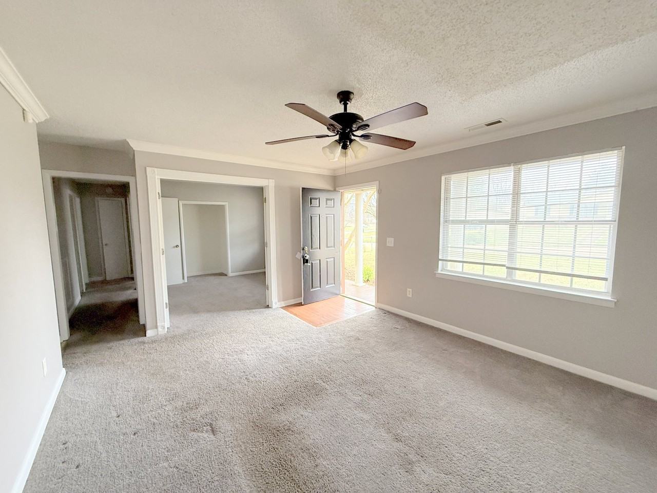 640 Dawson Ter Nw #1 - Photo 6 of 20