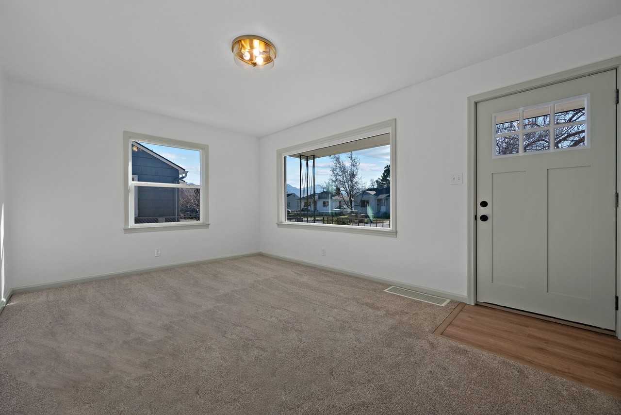 840 W Montague Ave #1 - Photo 5 of 50