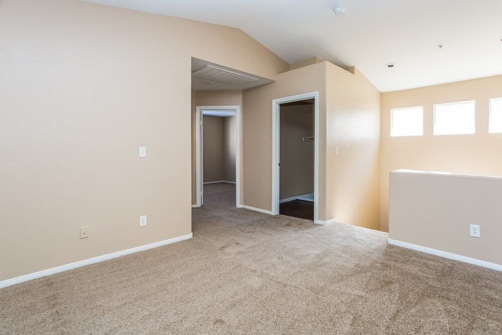 3012 Sunrise Bay Ave - Photo 7 of 17