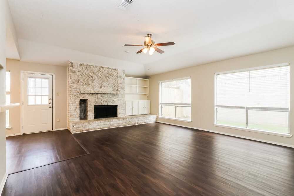 4606 Lost Lake Ln - Photo 3 of 16