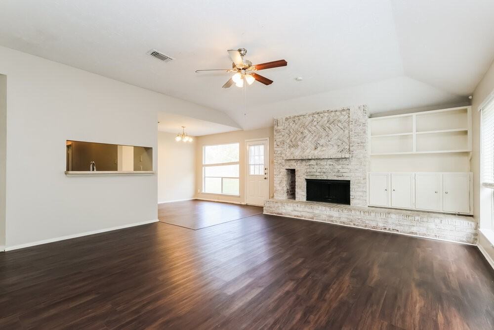 4606 Lost Lake Ln - Photo 4 of 16