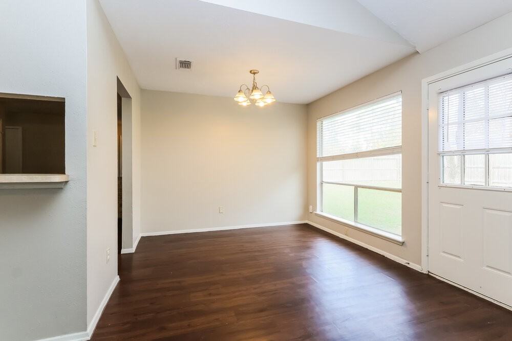 4606 Lost Lake Ln - Photo 6 of 16