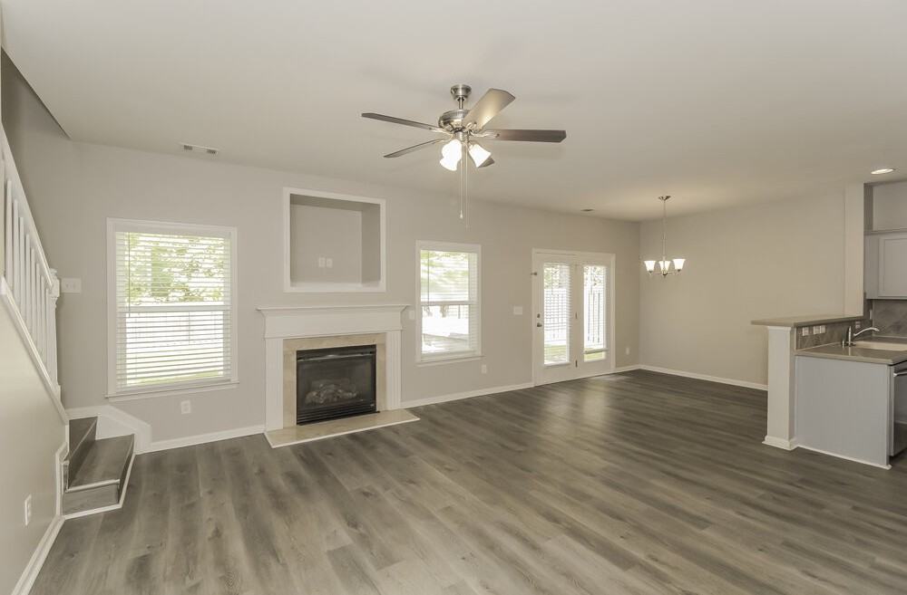 128 Creekwood Trl - Photo 6 of 17