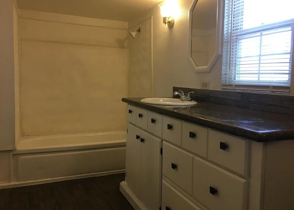 3508 Crestmore Rd #NA - Photo 7 of 10