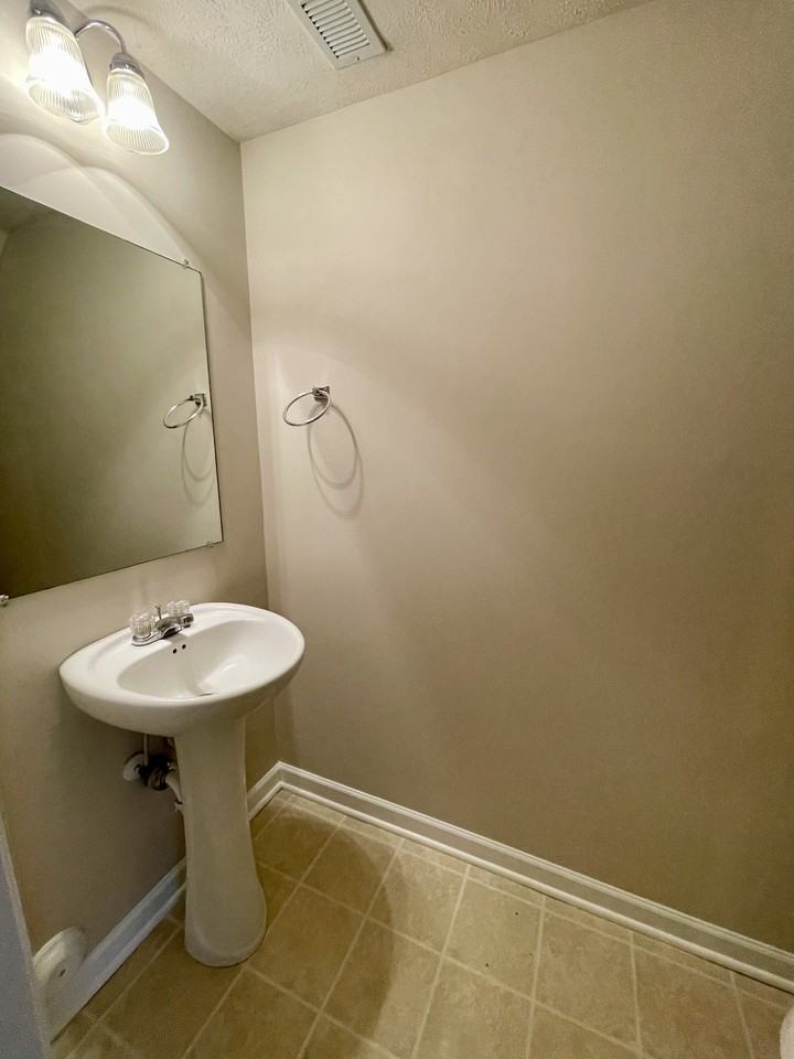 125 Primrose Ln #B - Photo 7 of 19