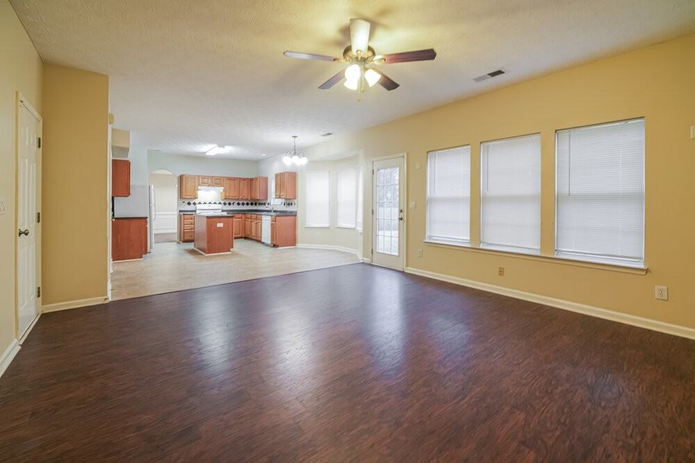 552 The Blvd - Photo 6 of 17