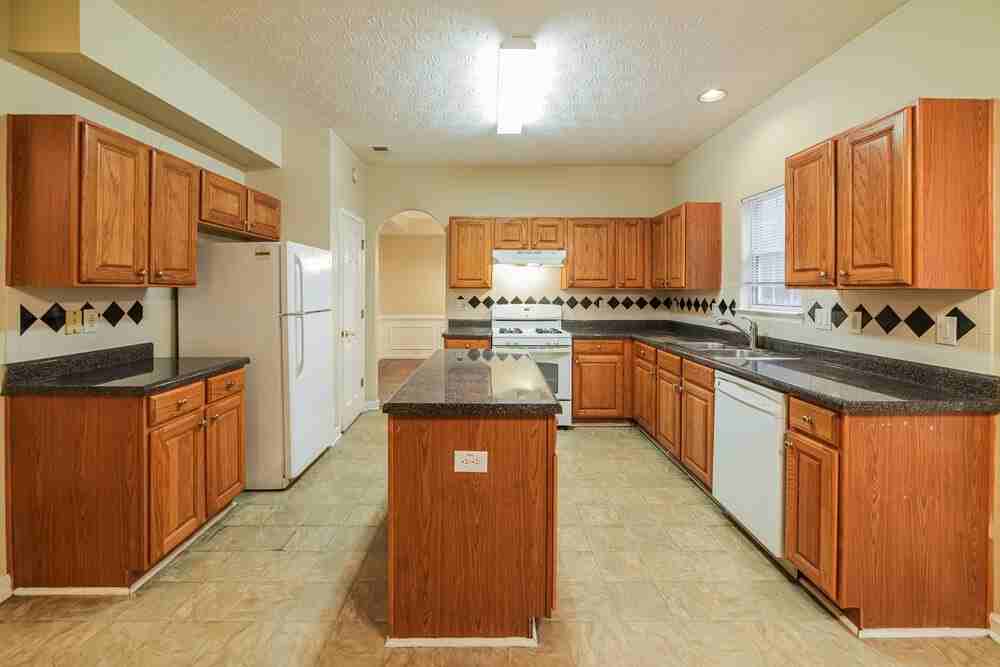 552 The Blvd - Photo 7 of 17