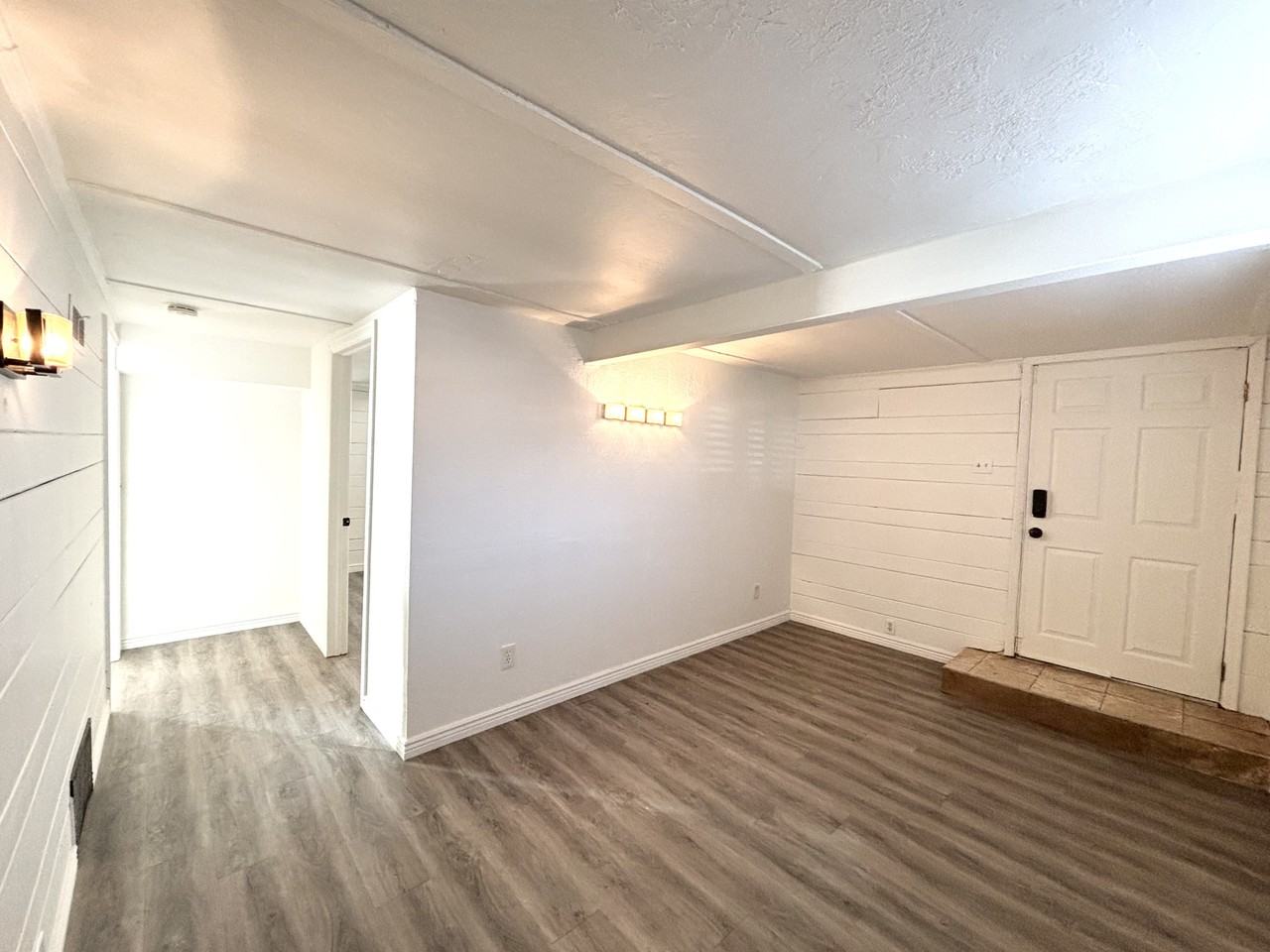 119 E Leslie Ave #3 - Photo 6 of 20