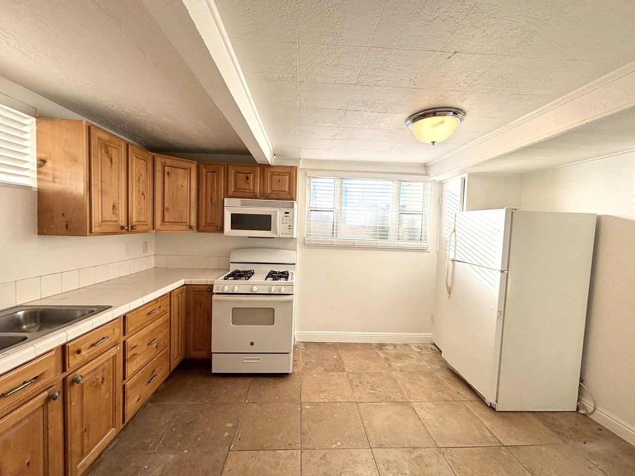 119 E Leslie Ave #3 - Photo 6 of 20