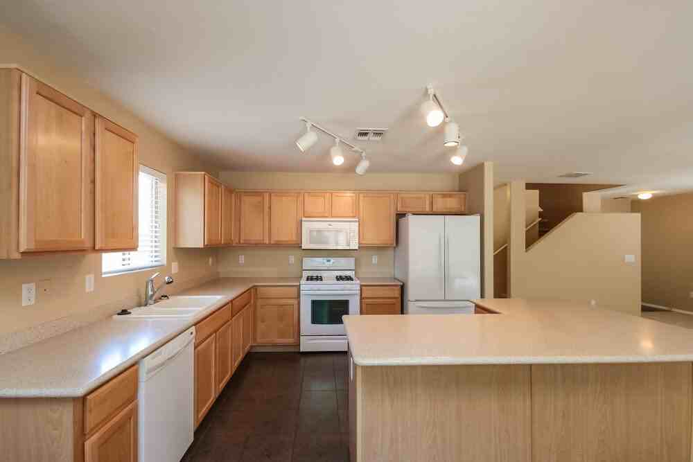 12890 N Pocatella Dr - Photo 5 of 16