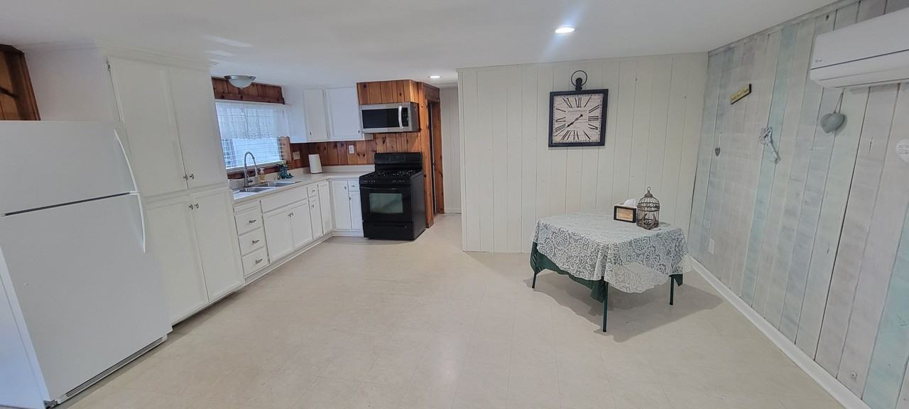 520 B St #NA - Photo 5 of 25