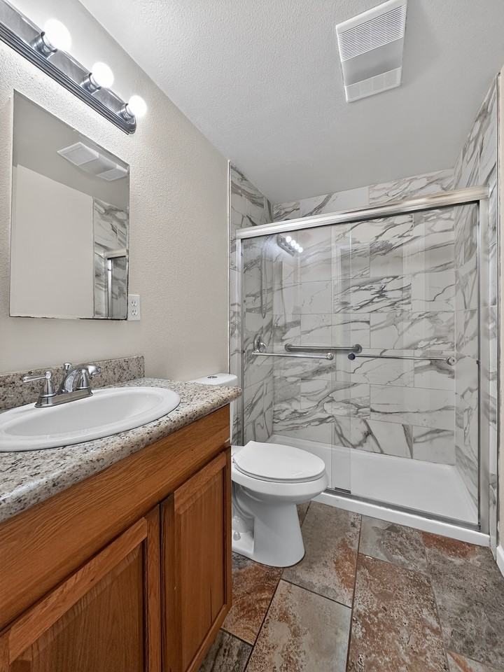 9015 9th Ave Sw #4 - Photo 6 of 18