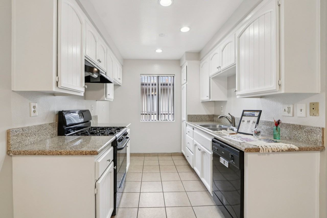 725 E Providencia Ave #209 - Photo 2 of 16