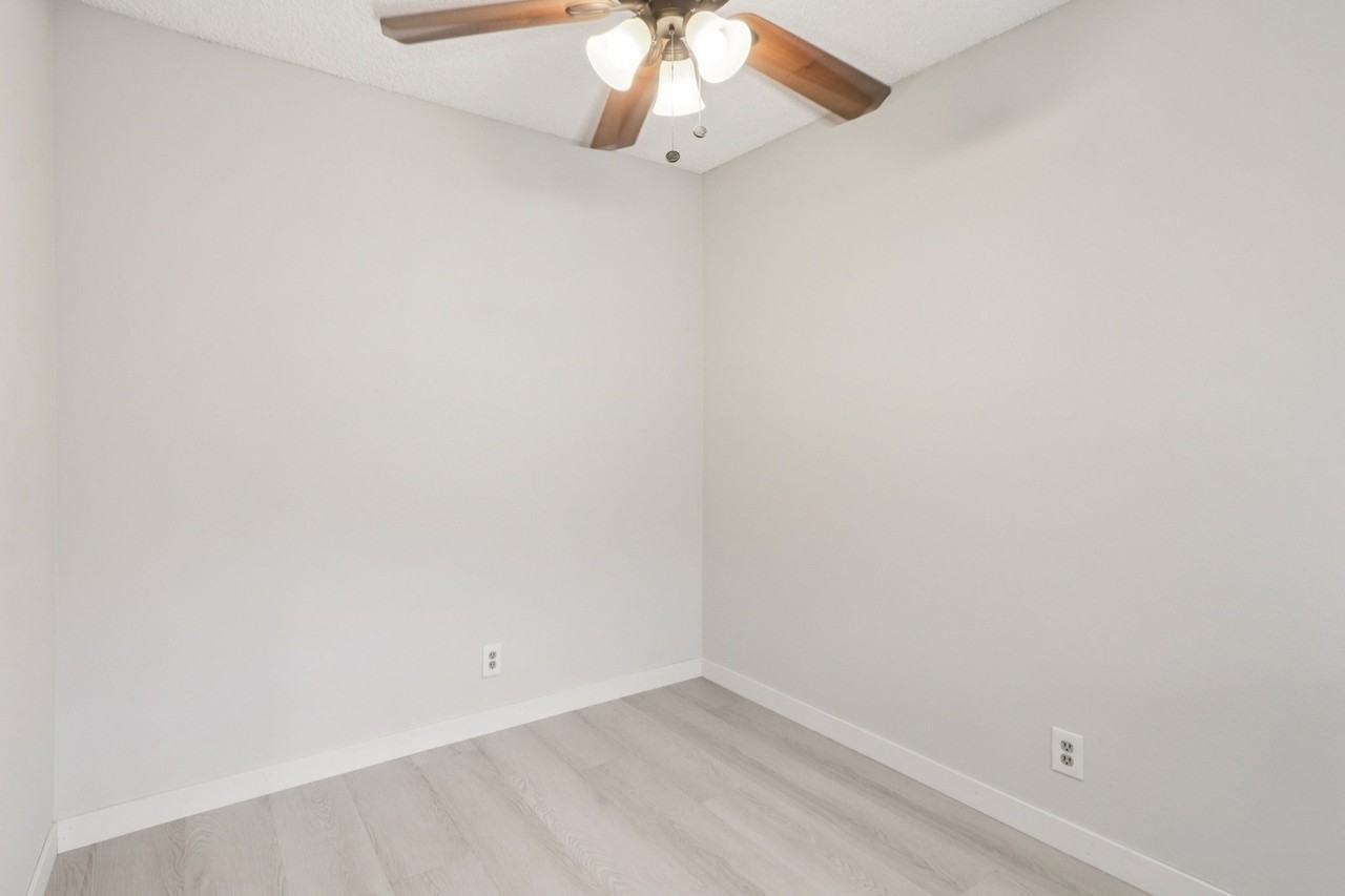 725 E Providencia Ave #209 - Photo 5 of 16