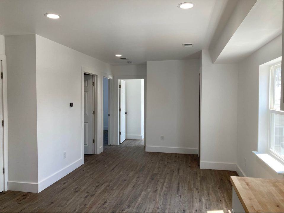 104 E Maple St #2 - Photo 3 of 10