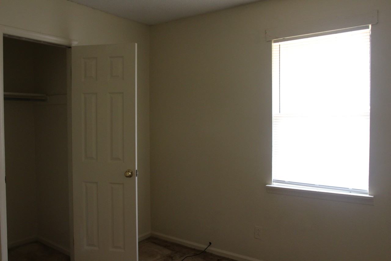 3403 Sweetbrier Rd #1 - Photo 6 of 9