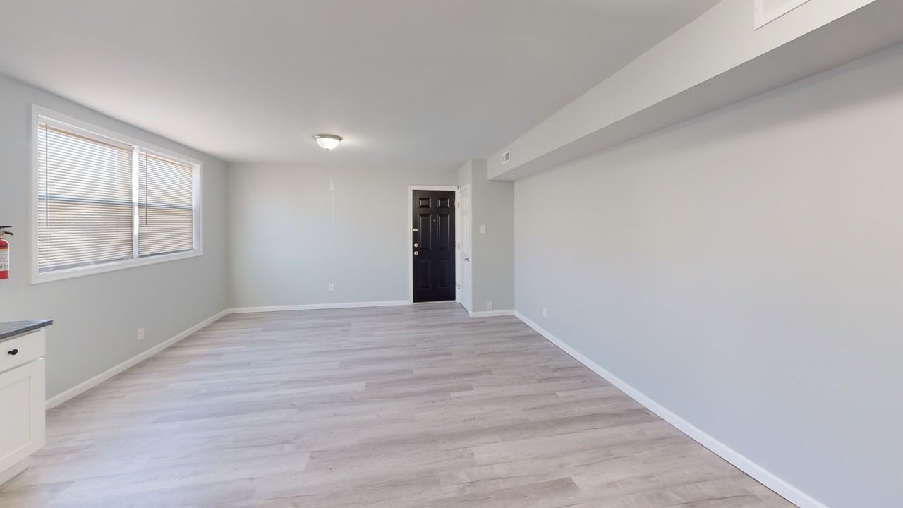 910 Gateway Blvd Apt A2 #A2 - Photo 6 of 11