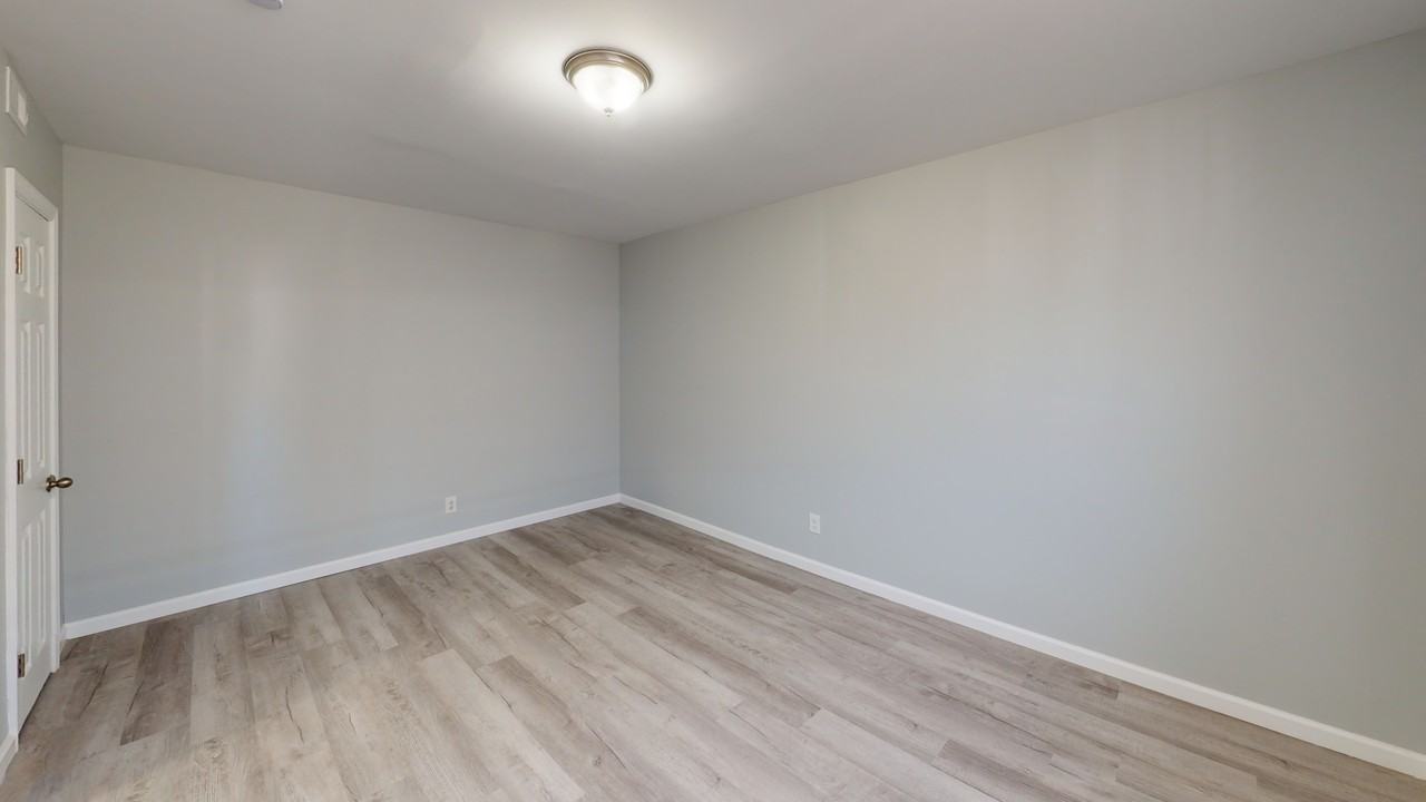 910 Gateway Blvd Apt A2 #A2 - Photo 7 of 11