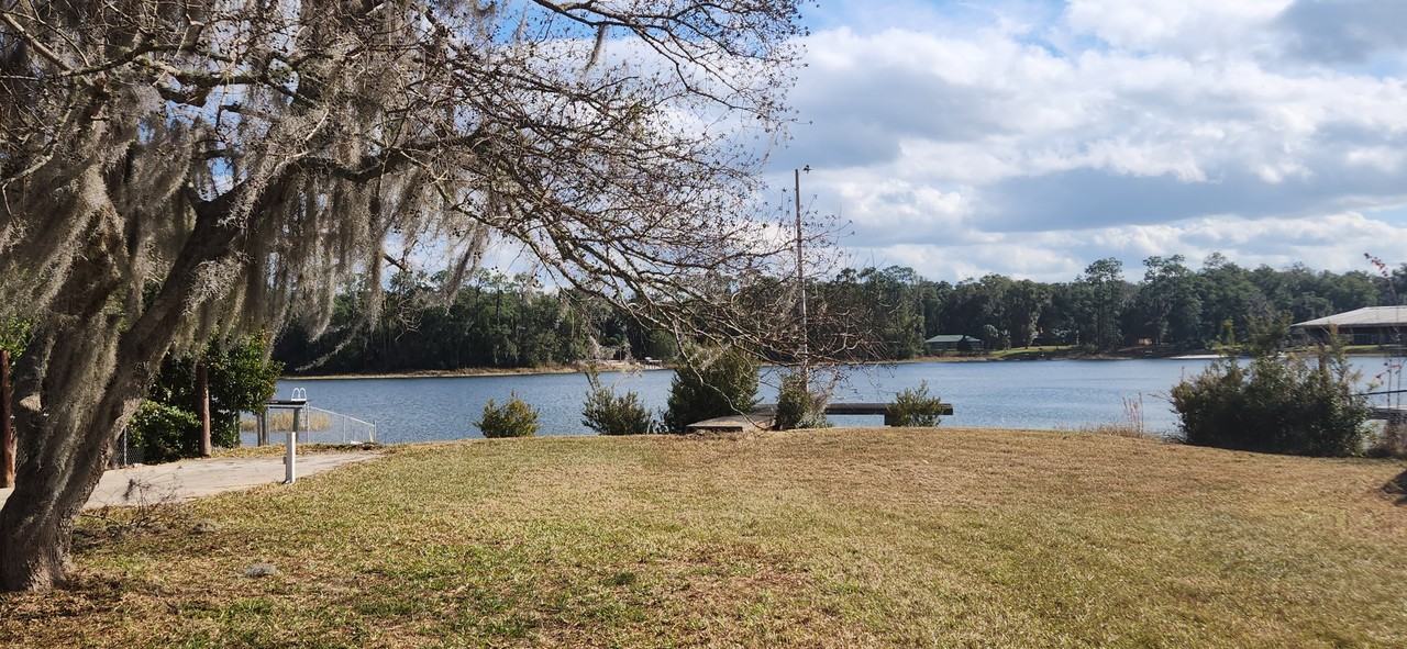 205 Peninsula Rd - Photo 2 of 18