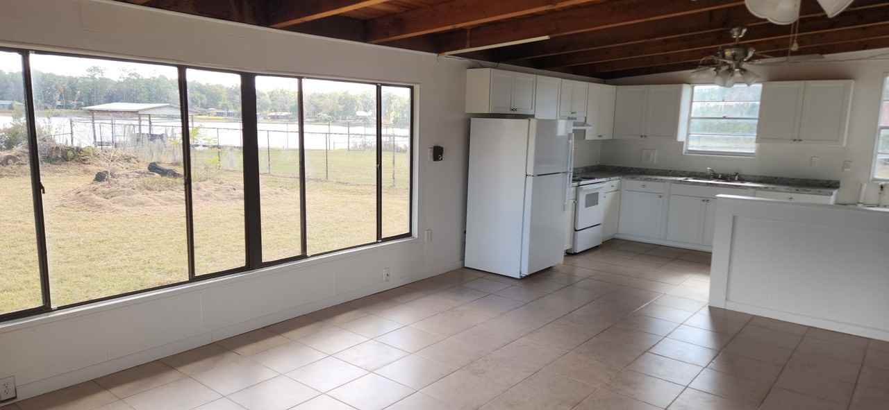 205 Peninsula Rd - Photo 4 of 18