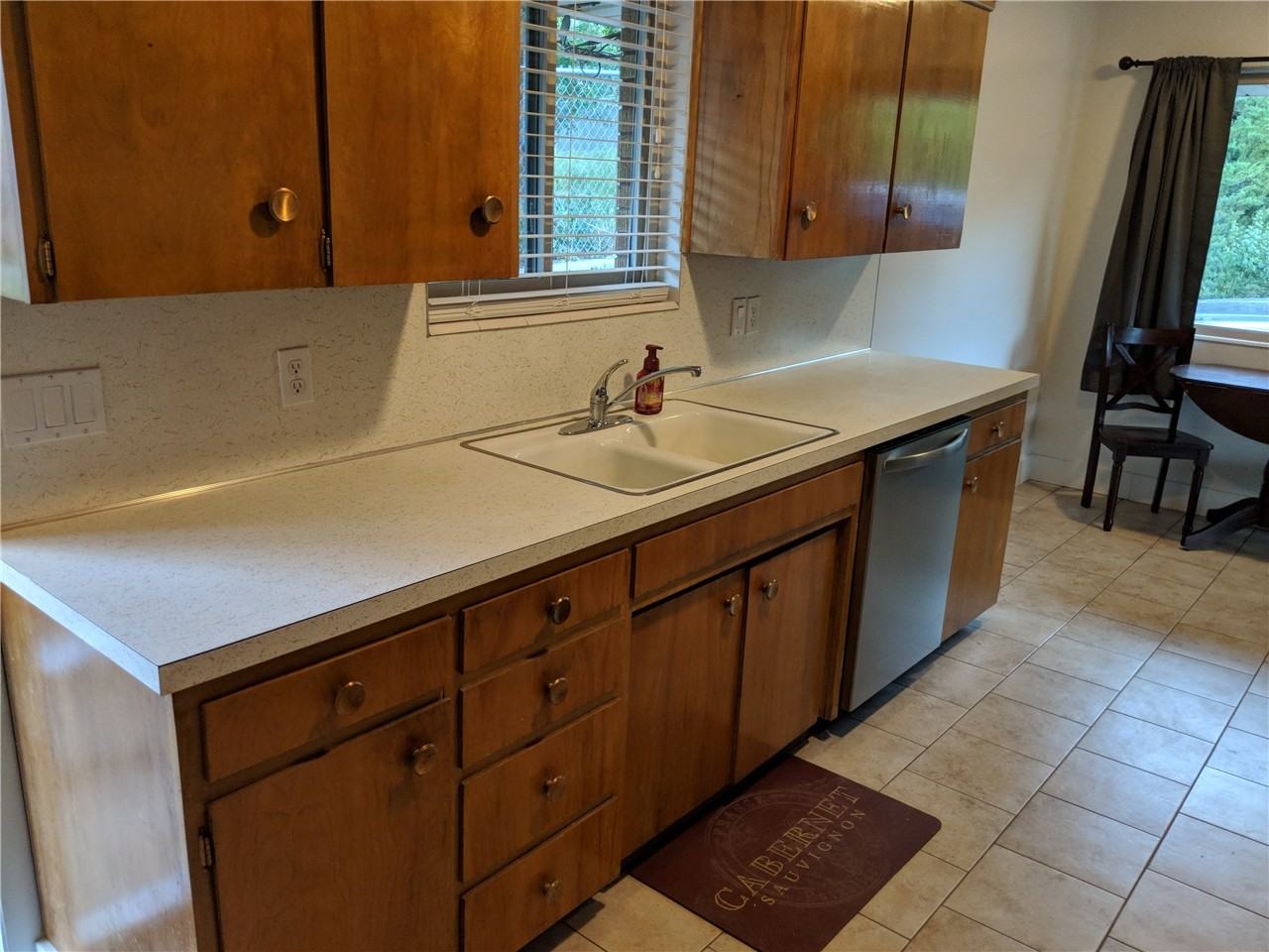 1212 E 22nd St - Photo 5 of 23