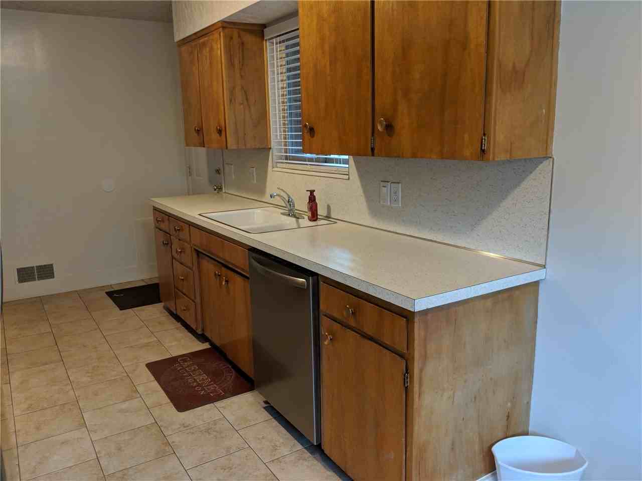 1212 E 22nd St - Photo 6 of 23