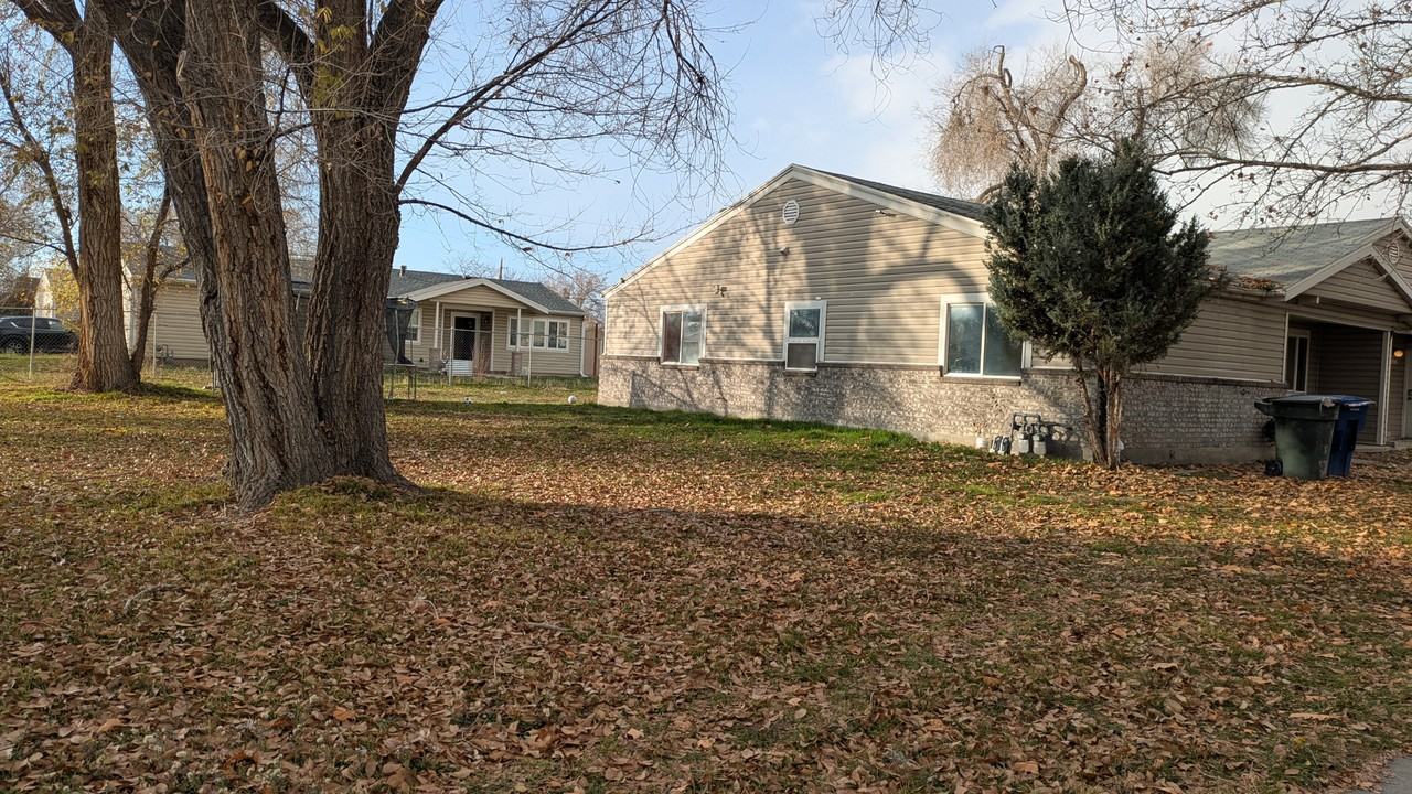 956 Sw - Photo 2 of 16