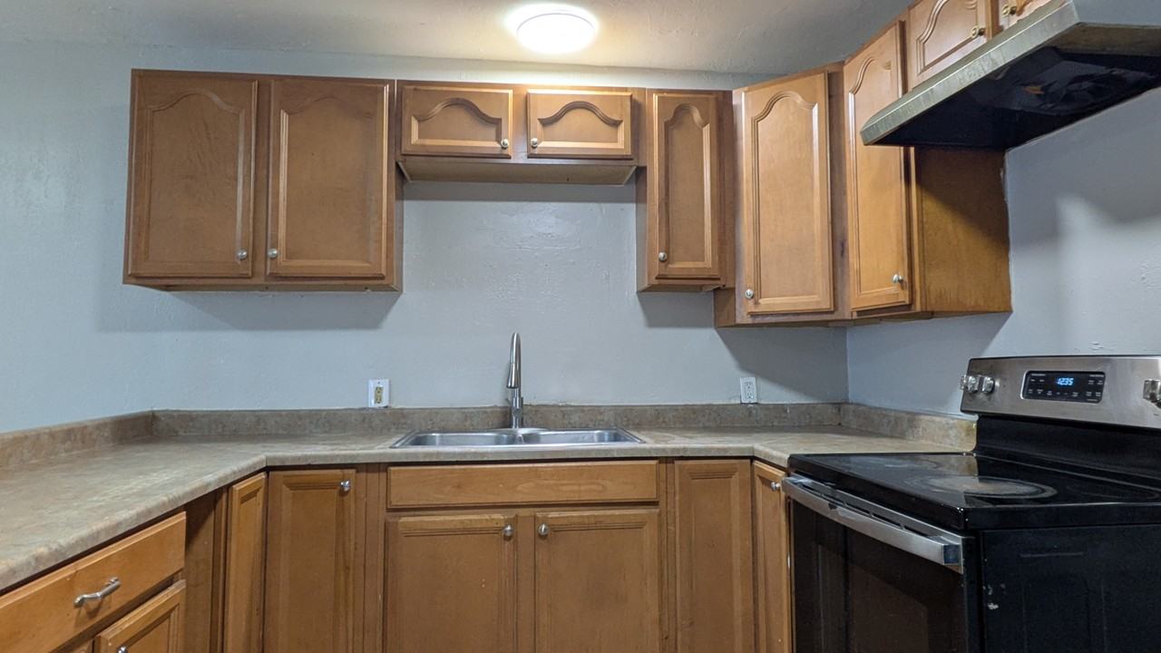 956 Sw - Photo 6 of 16