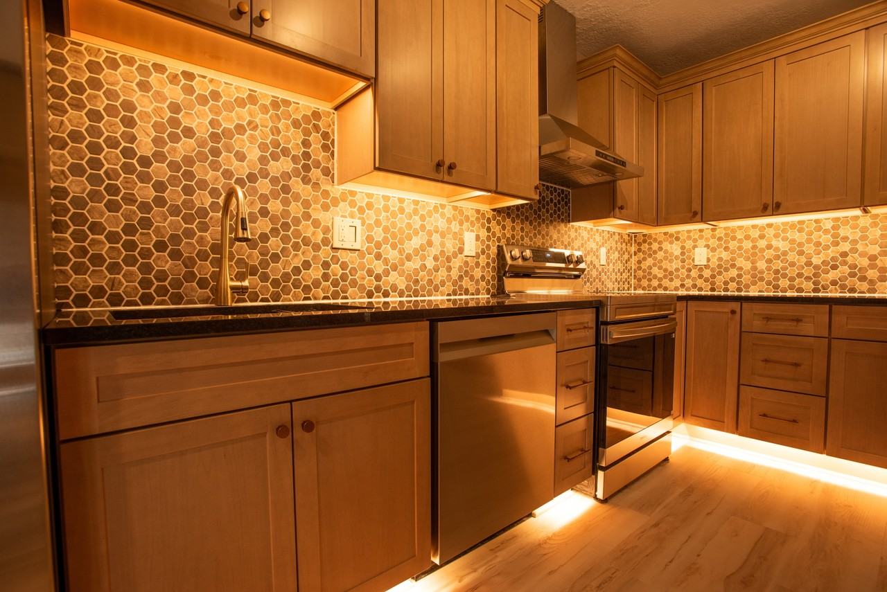 11493 S Gracey Ln - Photo 2 of 32