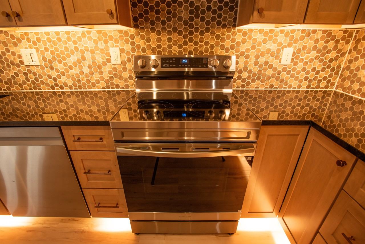 11493 S Gracey Ln - Photo 3 of 32