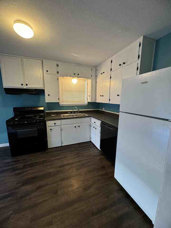 203 W North St #A - Photo 3 of 8