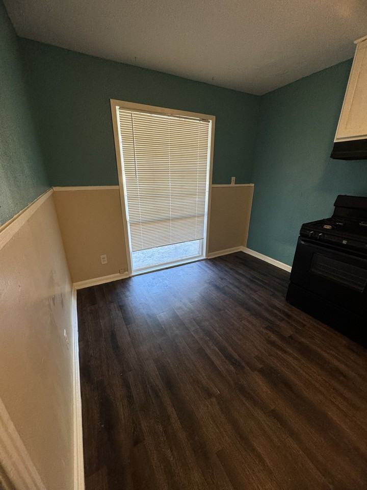 203 W North St #A - Photo 4 of 8