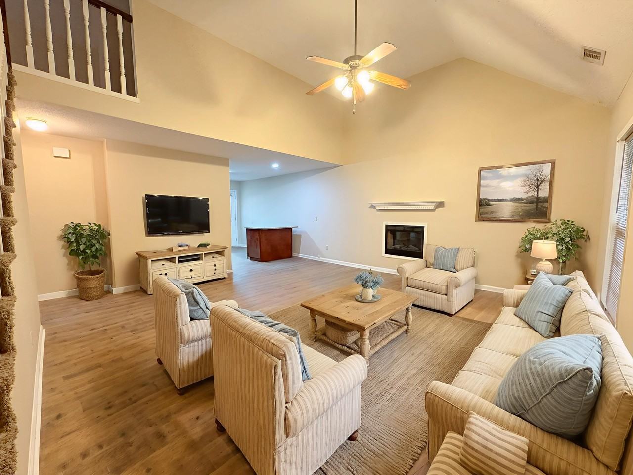 802 N Taylor Ct #1 - Photo 2 of 22