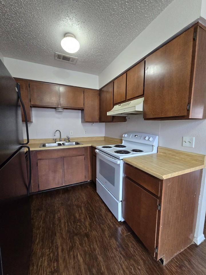 501 Reed St #103 - Photo 5 of 13