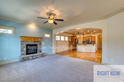 1076 W Stanhope St #1 - Photo 3 of 22