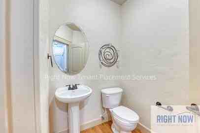 1076 W Stanhope St #1 - Photo 7 of 22