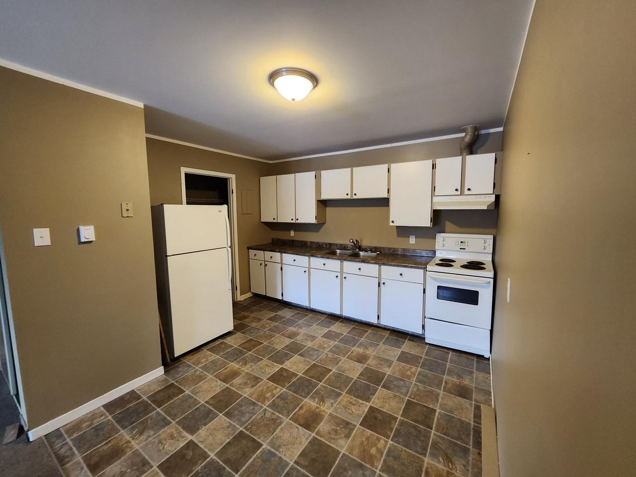 5 Green Valley Dr #9 - Photo 2 of 14