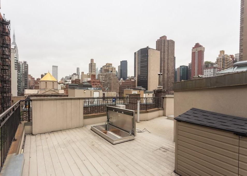 E 35th St #64 - Photo 3 of 11