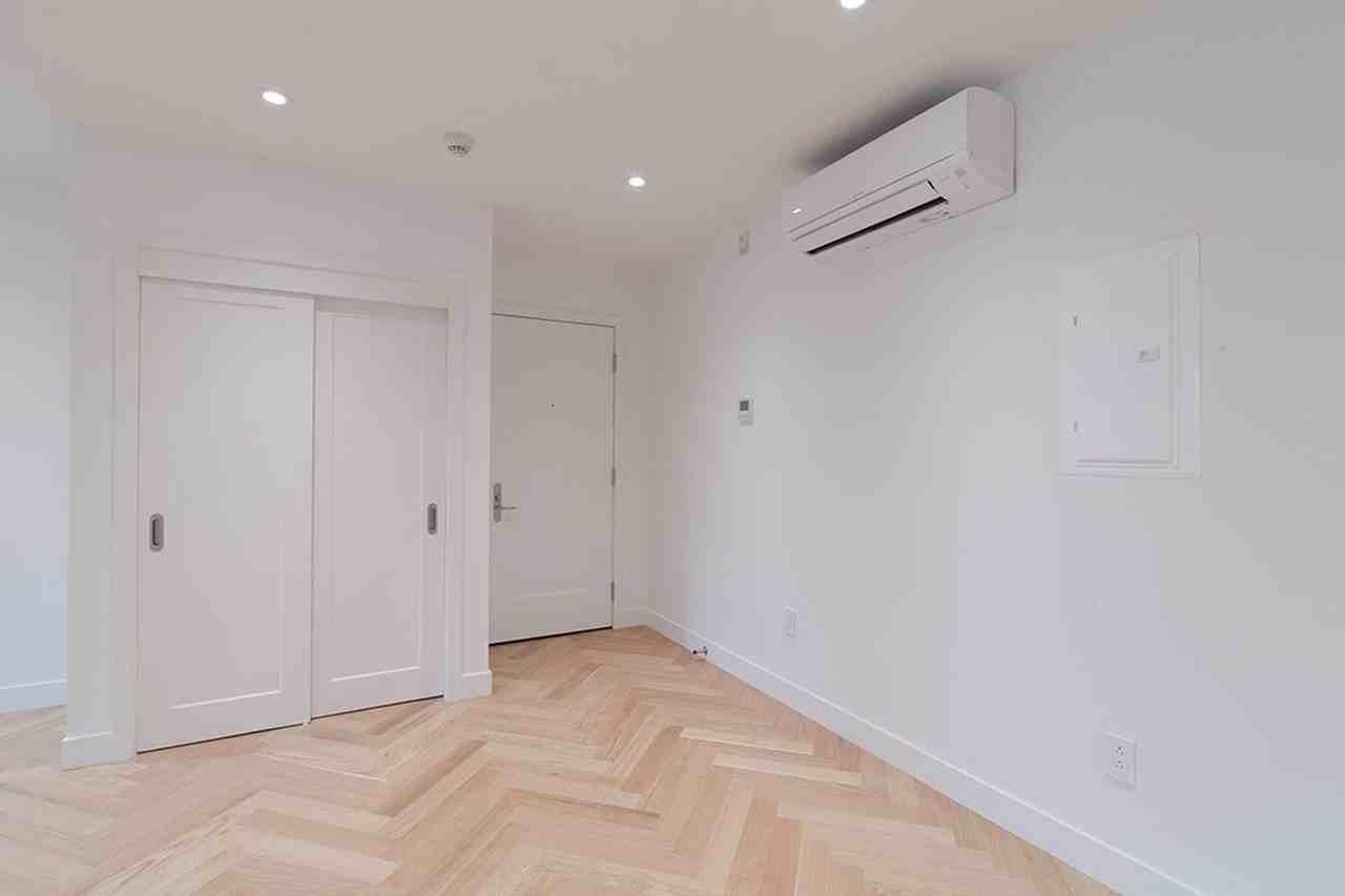 590 Outremont - Photo 5 of 50