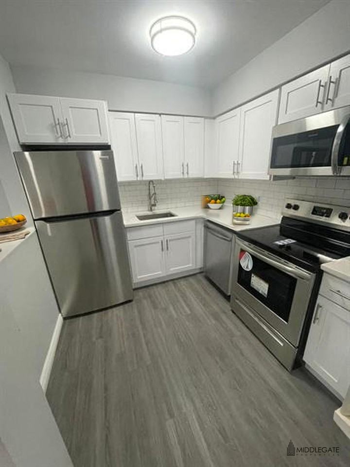 969 East Linden Street7 - Photo 2 of 5