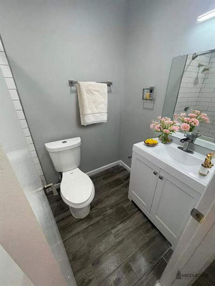 969 East Linden Street7 - Photo 4 of 5