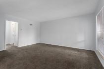 502 W 89th St #502B - Photo 3 of 14