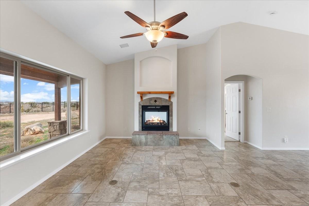 815 E Paniolo Way #1 - Photo 3 of 15