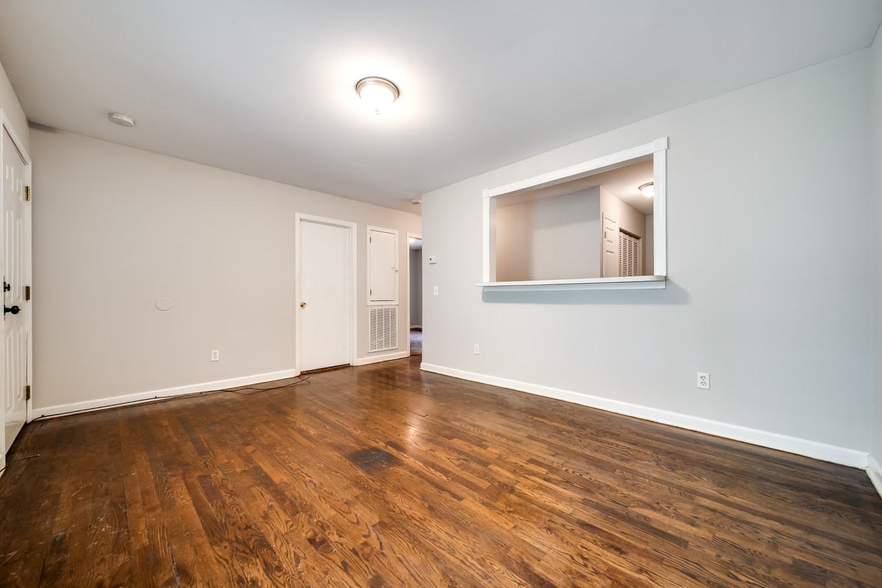 Middle St #917 - Photo 3 of 13