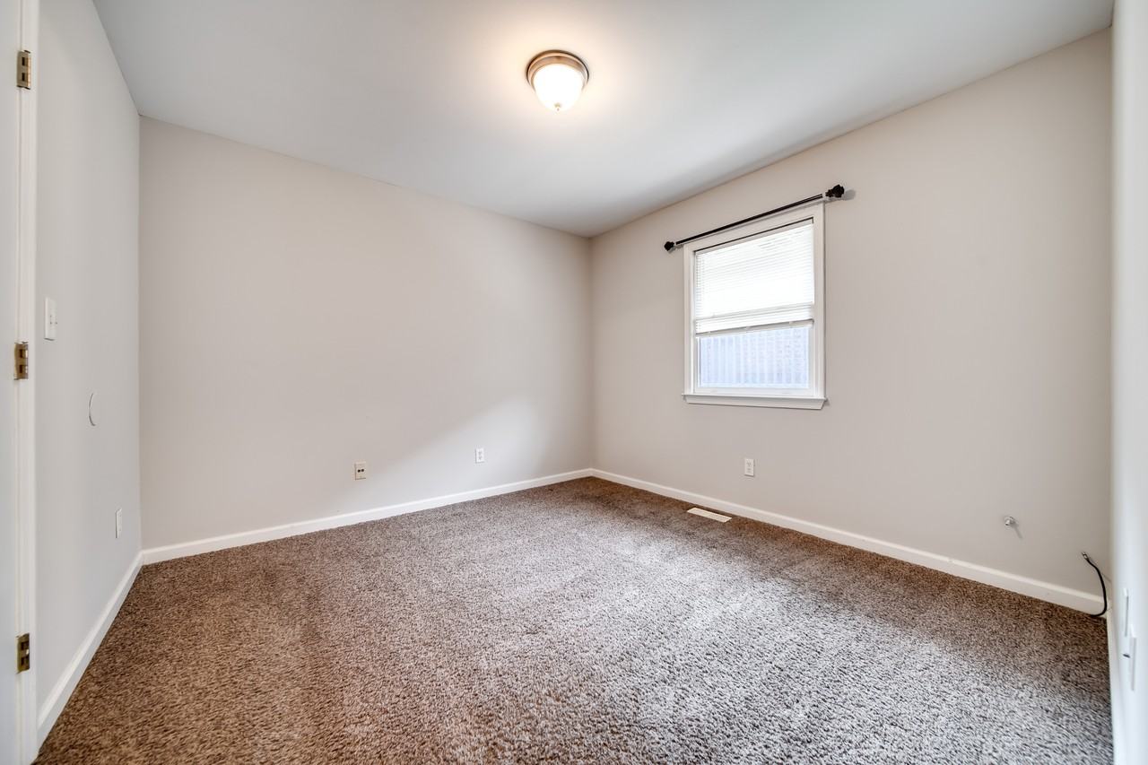 Middle St #917 - Photo 5 of 13