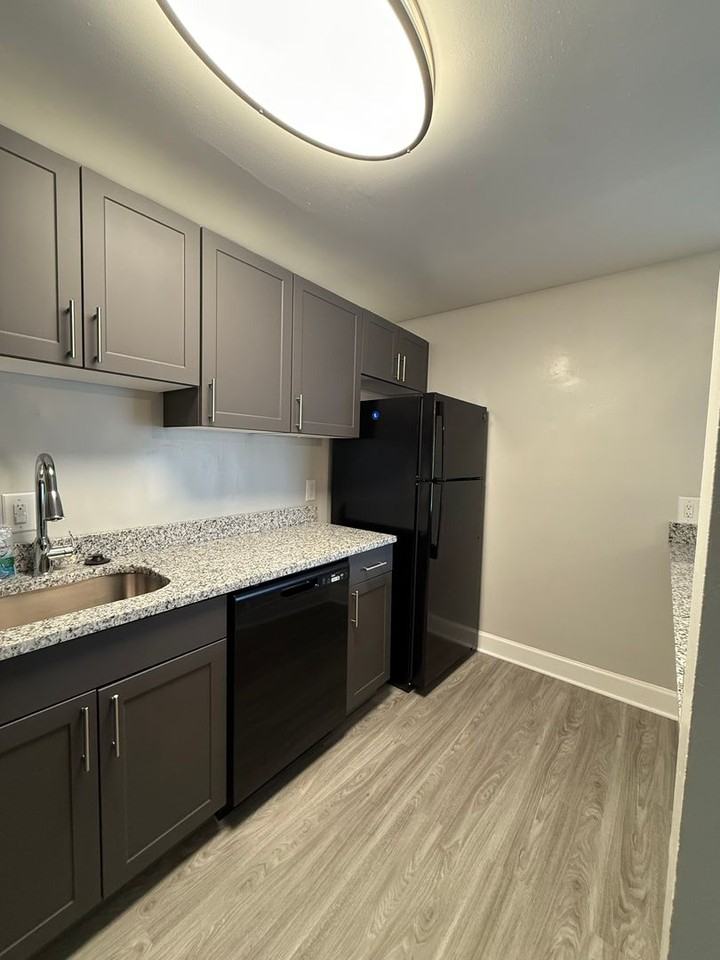 Hewitt Gardens Apartments - Photo 3 of 9