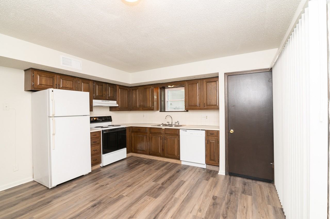 493/495 Perrey Drive - 493 #493 - Photo 5 of 19