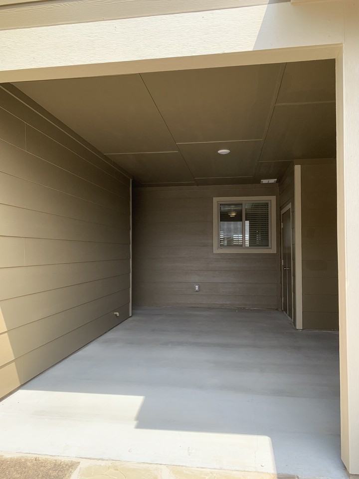 7607 Stonehollow Dr #7607 - Photo 4 of 19