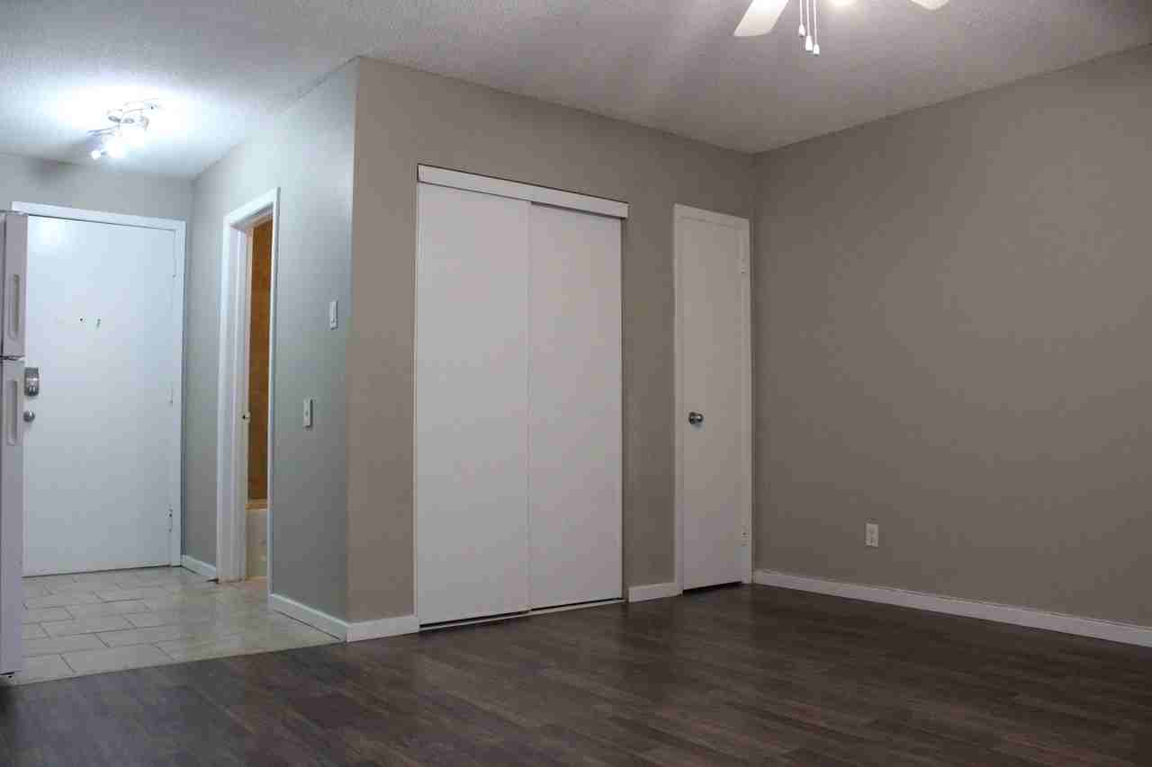 Villa Apartments - Photo 6 of 10