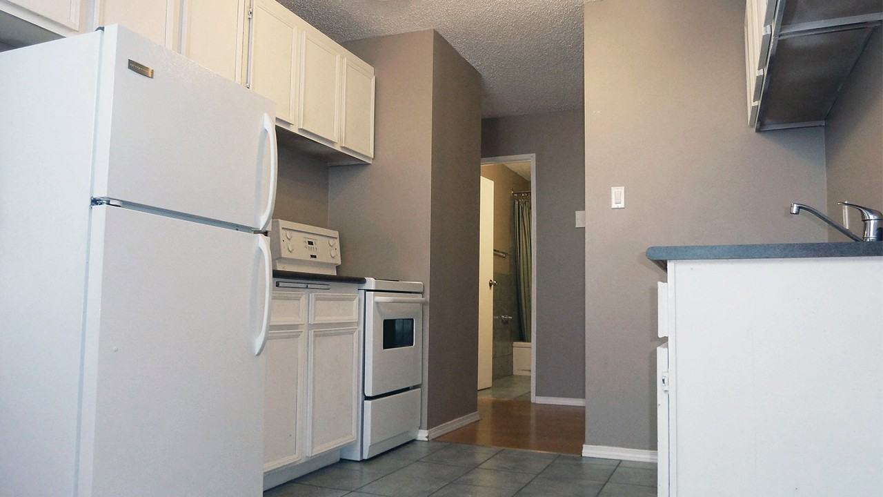 Villa Apartments - Photo 7 of 10